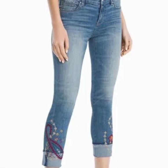 Size 2 White House Black Market cropped blue jeans the slim crop - Picture 1 of 9